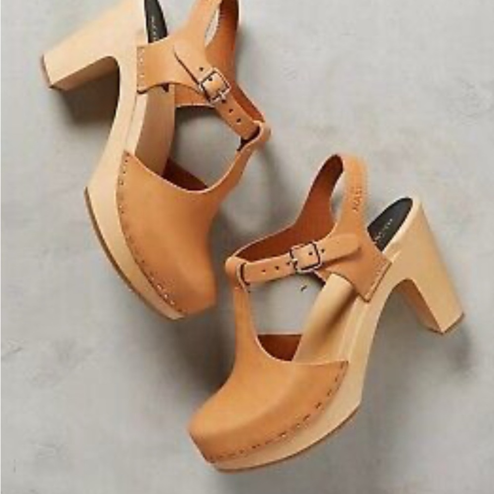 Swedish Hasbeens Stylish Tan Women's Heeled clogs